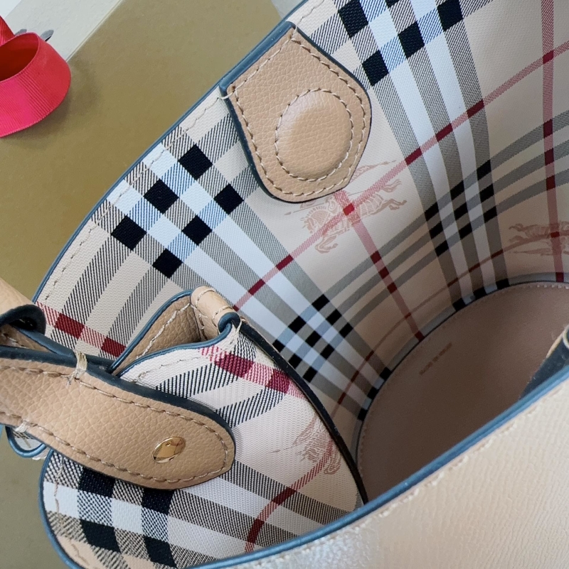 Bv*b*rry hobo bags